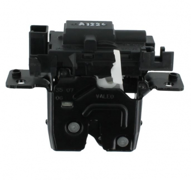 TRUNK LATCH ASSEMBLY  XR856390