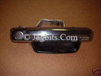 USED DOOR HANDLE ASSEMBLY, OUTSIDE RIGHT  BBC5932