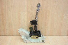 USED GEAR SHIFT LEVER ASSEMBLY  C2S13265