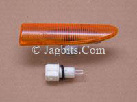 TURN SIGNAL AND SIDE MARKER LAMP, AMBER, IN FENDER BY DOOR, RIGHT SIDE.  C2S3045