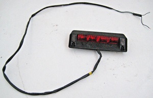 USED THIRD BRAKE LIGHT ASSEMBLY  DAC4816