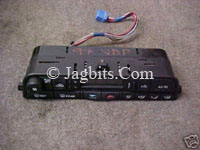 USED AIR CONDITIONING CONTROL PANEL IN DASH  LJA7690BB