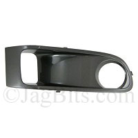 TRIM COVER RIGHT FRONT BUMPER FOR FOG LAMP  XR829434