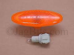 TURN SIGNAL LAMP BEHIND FRONT WHEEL  XR847225