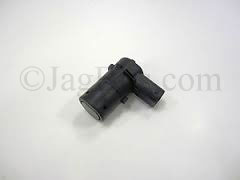 REVERSE AID SENSOR IN REAR BUMPER  XR86401